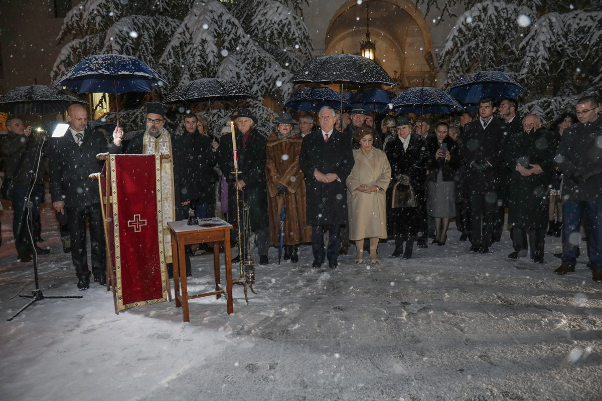 CHRISTMAS EVE AT THE ROYAL PALACE The Royal Family of Serbia