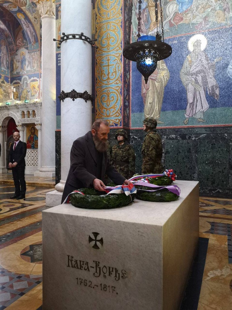Г-дин Предраг Марковић полаже венац на гроб Врховног Вожда Карађорђа